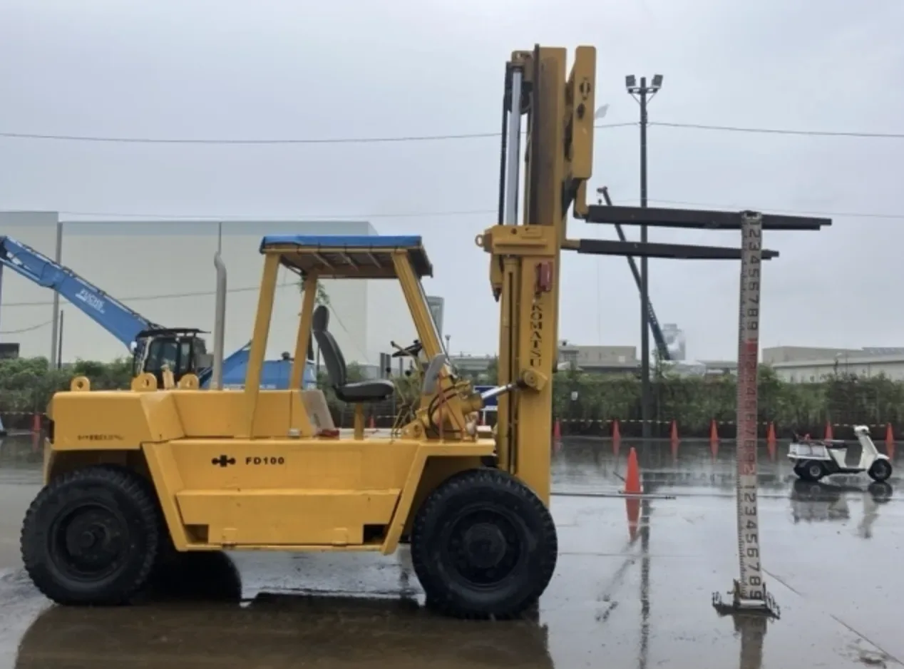 コマツ FD100-4（10トン）フォークリフト