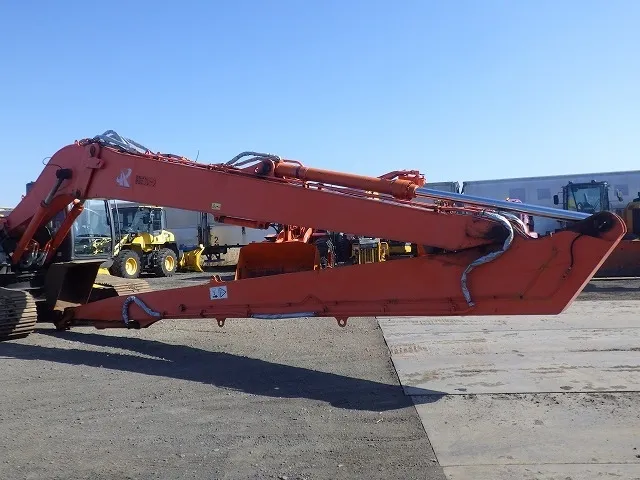 Hitachi ZX200LC-3 (Long Arm)