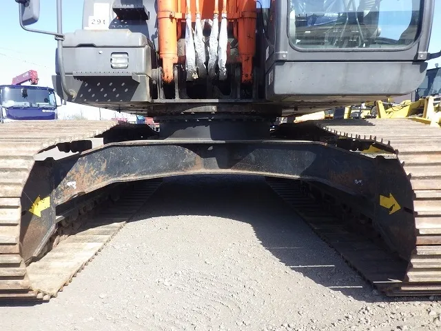 Hitachi ZX200LC-3 (Long Arm)