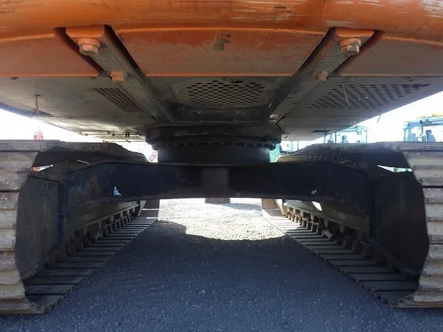 Hitachi ZX200LC-3 (Long Arm)