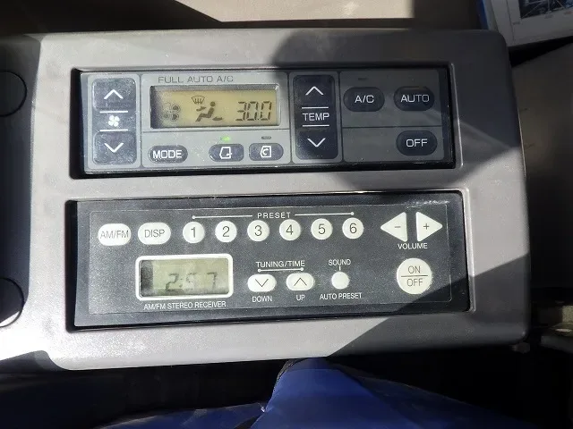 Hitachi ZX200LC-3 (Long Arm)
