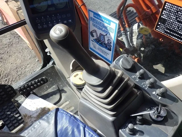 Hitachi ZX200LC-3 (Long Arm)