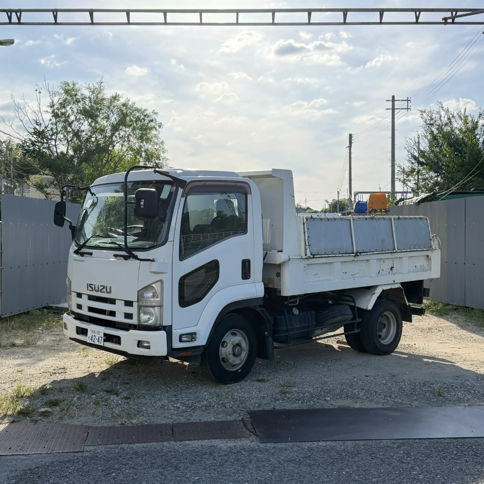 ISUZU FORWARD DUMP TRUCK (4TON) -FRR90S1