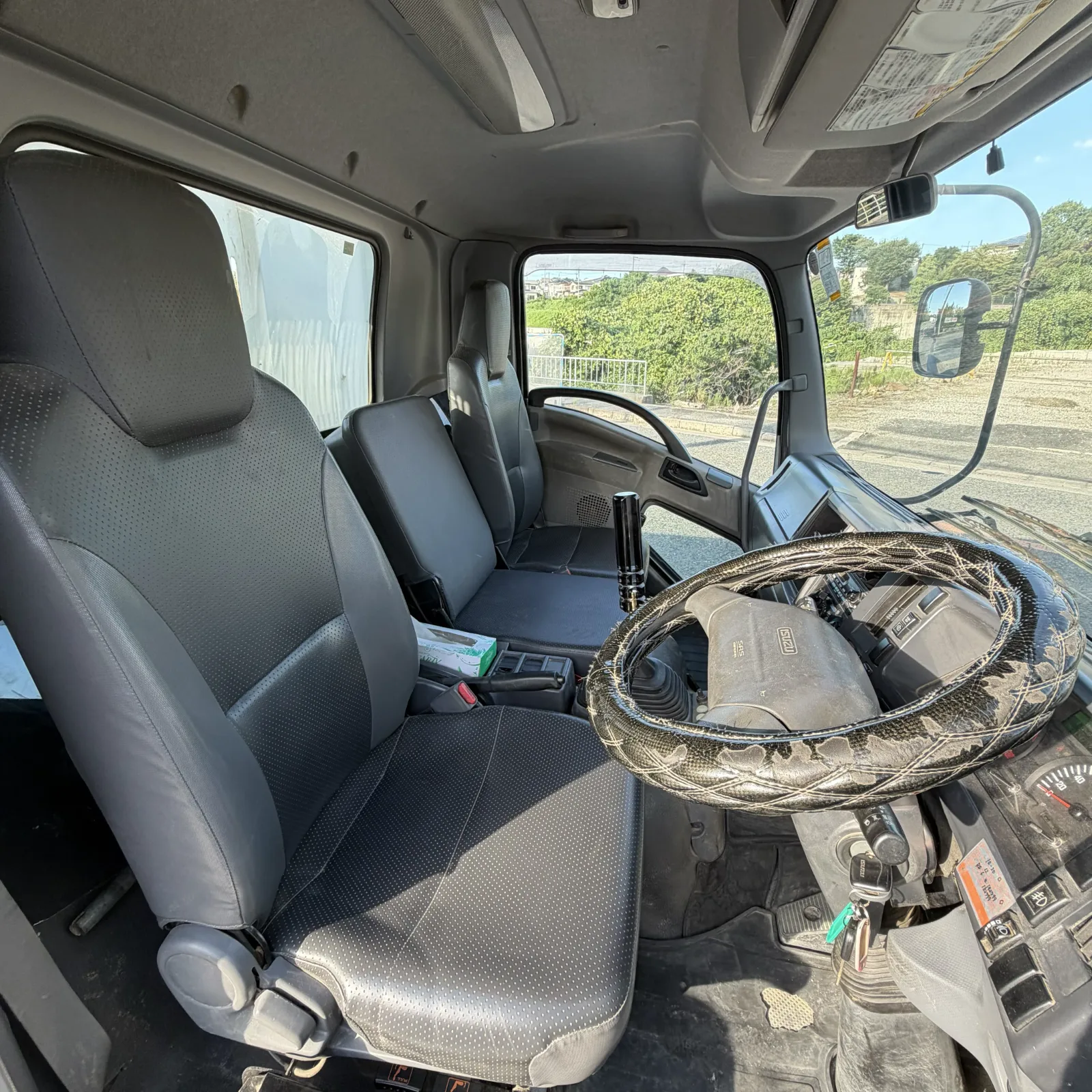 ISUZU FORWARD DUMP TRUCK (4TON) -FRR90S1