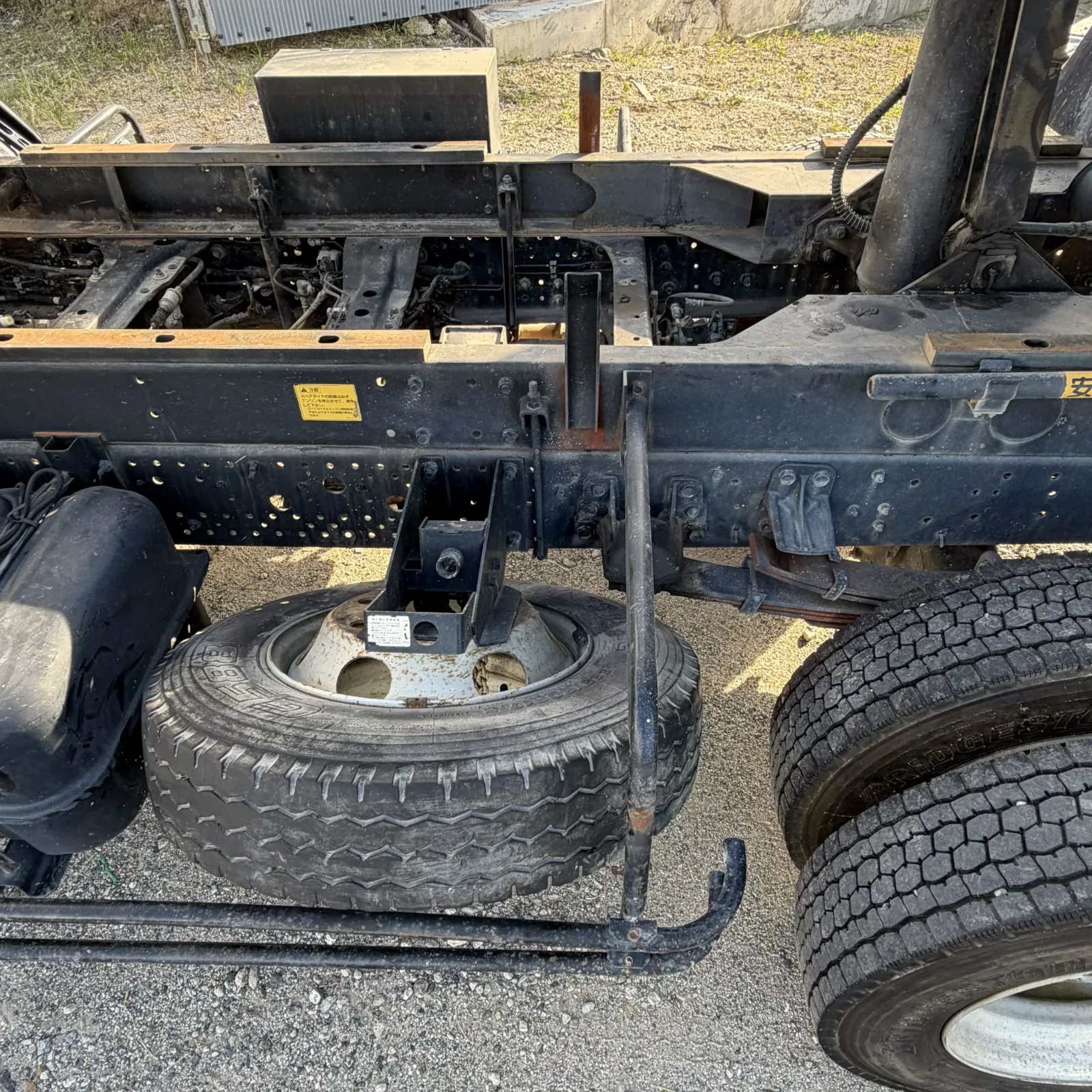 ISUZU FORWARD DUMP TRUCK (4TON) -FRR90S1