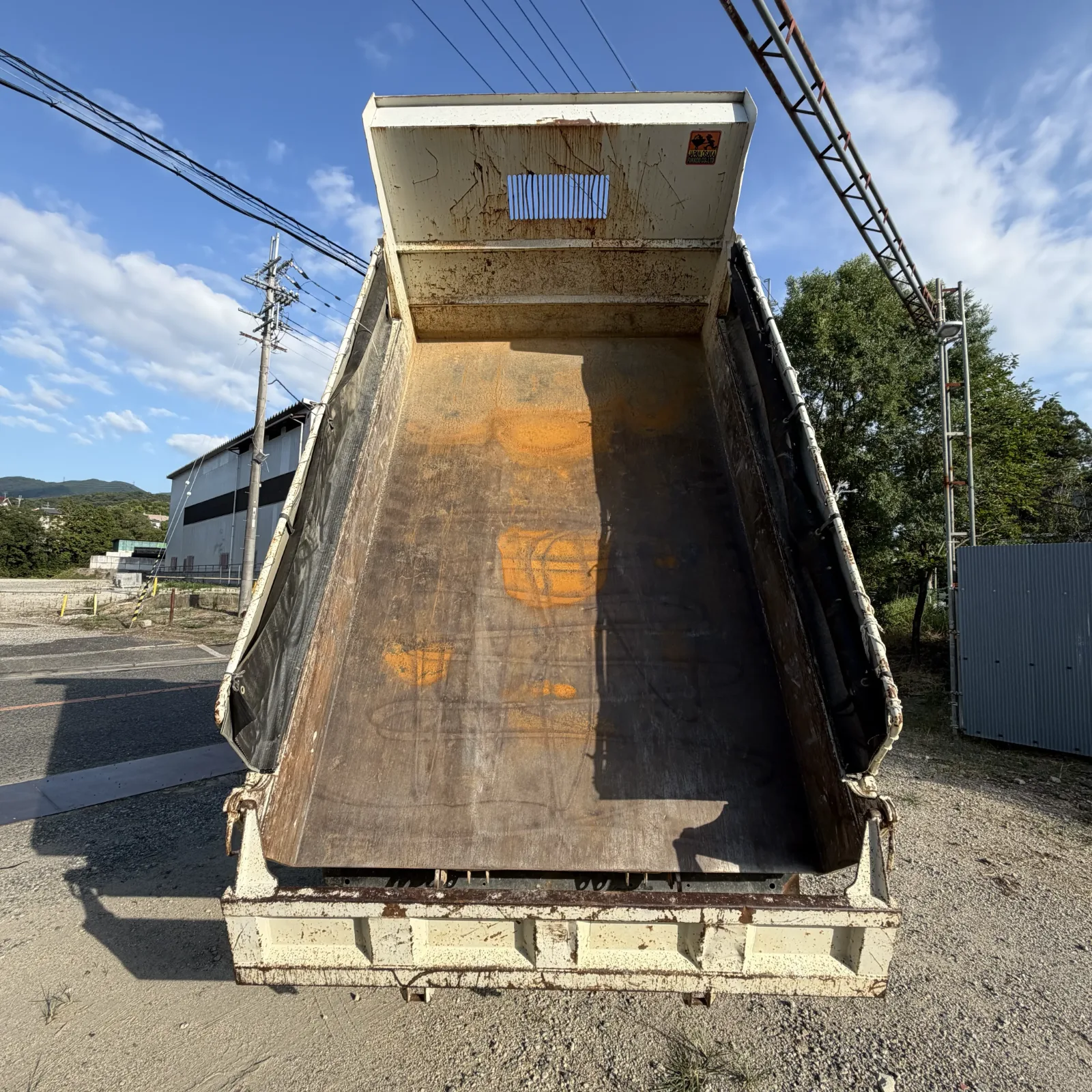 ISUZU FORWARD DUMP TRUCK (4TON) -FRR90S1