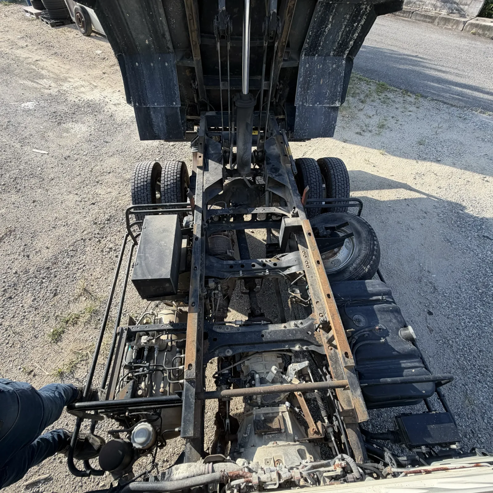 ISUZU FORWARD DUMP TRUCK (4TON) -FRR90S1