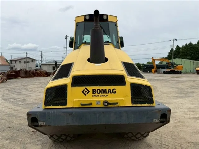 BOMAG BW211D4 VIBRATORY ROLLER