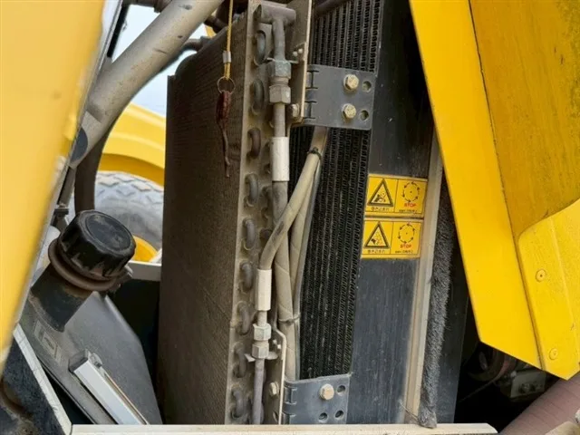 BOMAG BW211D4 VIBRATORY ROLLER