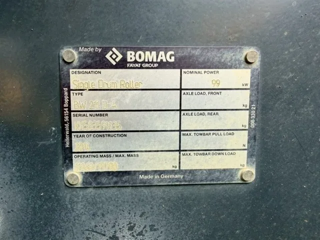BOMAG BW211D4 VIBRATORY ROLLER