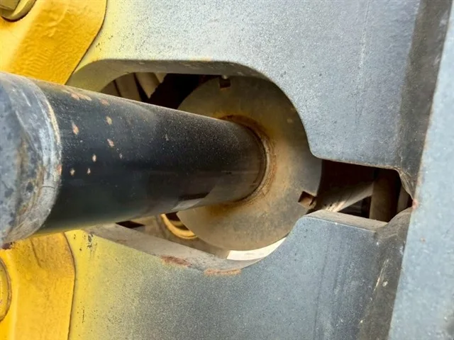 BOMAG BW211D4 VIBRATORY ROLLER