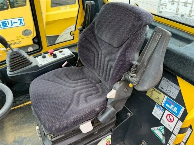 BOMAG BW211D4 VIBRATORY ROLLER